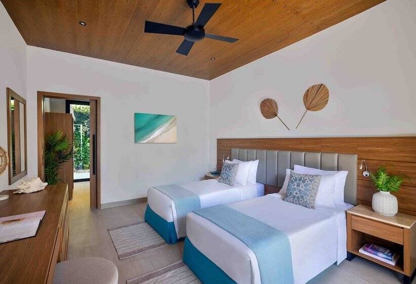 Номер Стандарт, Anantara World Islands Dubai Resort