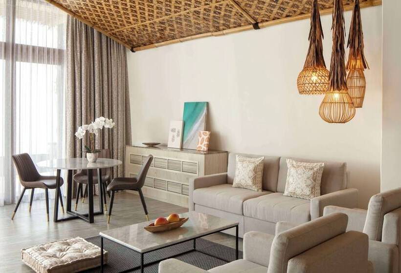 配有游泳池的小型套房, Anantara World Islands Dubai Resort