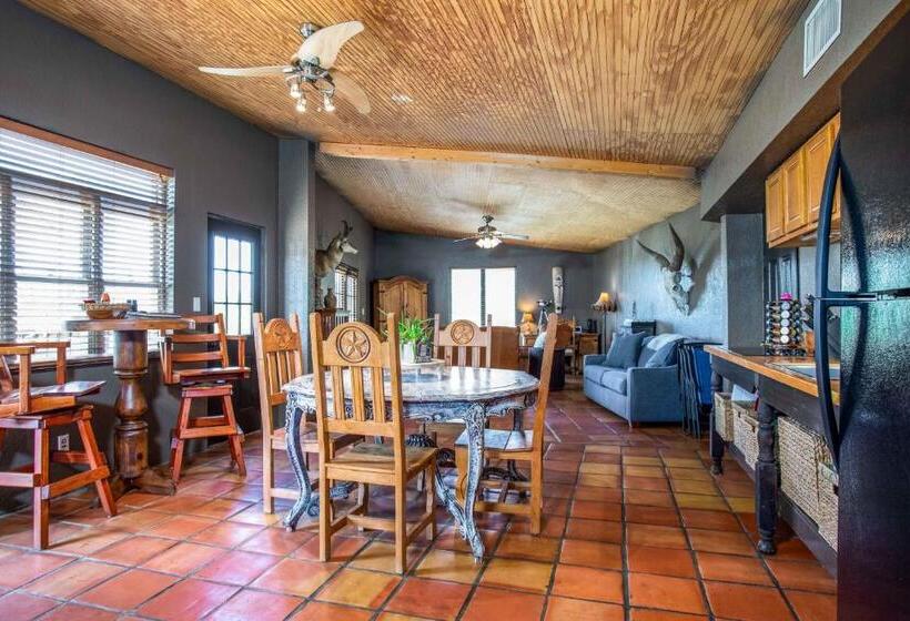 Номер Стандарт, Antler Run Ranch Cabin