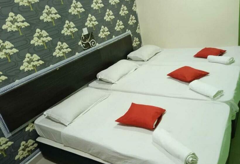 Номер Стандарт Трехместный, Ezi Hotel Klang