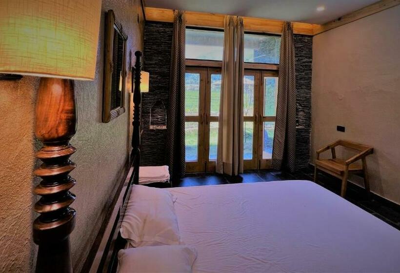 디럭스 룸, Osho Himalayas Wellness Resort