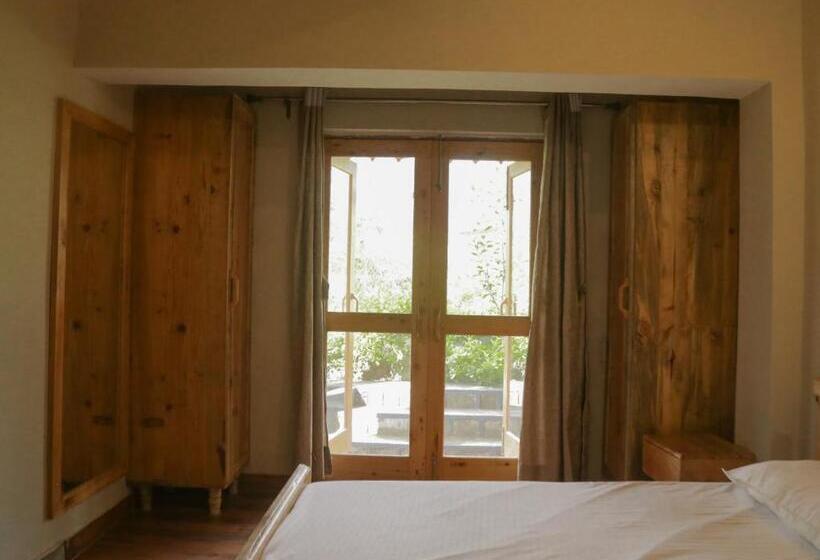 이코노미 룸, Osho Himalayas Wellness Resort