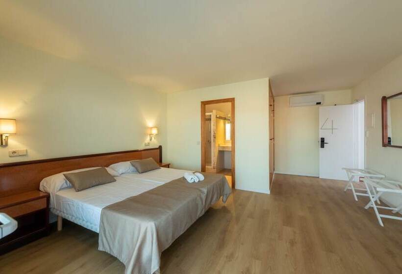 Номер Deluxe, Iroco Hostal