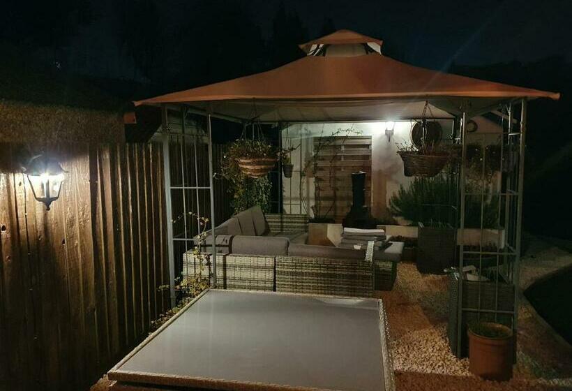 اتاق استاندارد, Sally S Bed And Breakfast