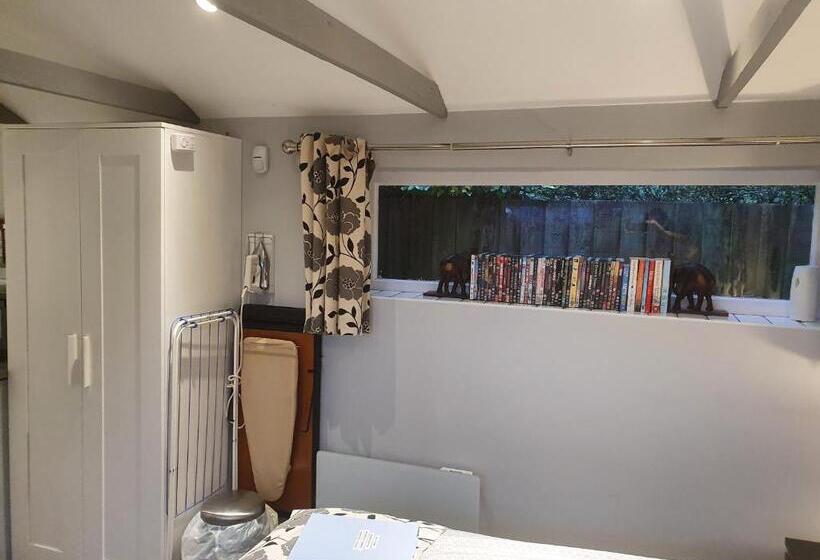 اتاق استاندارد, Sally S Bed And Breakfast