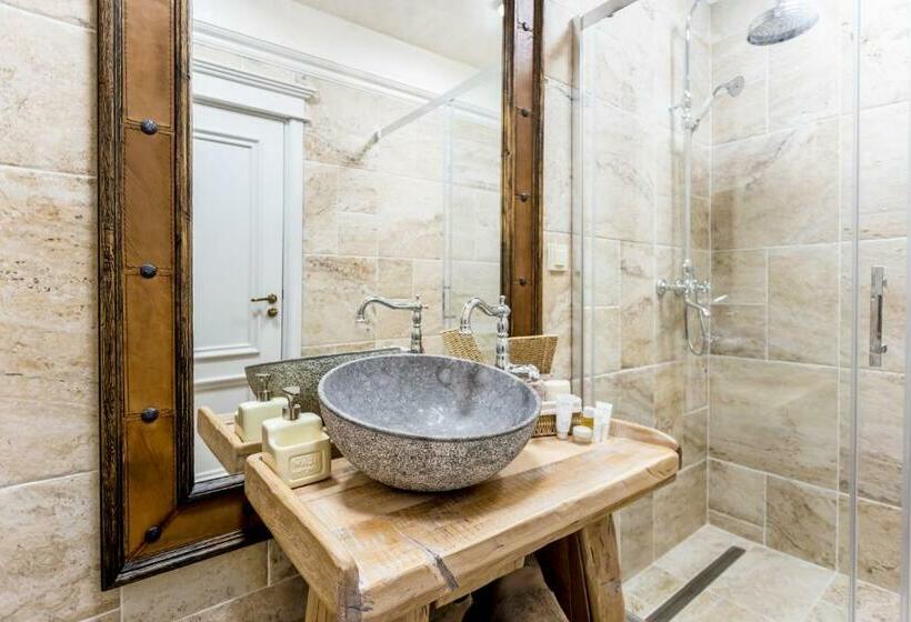 Студия Стандарт, Castro Mesembria Boutique
