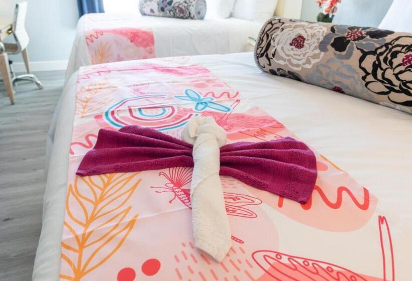 Номер Deluxe, Dragonfly Inn & Suites