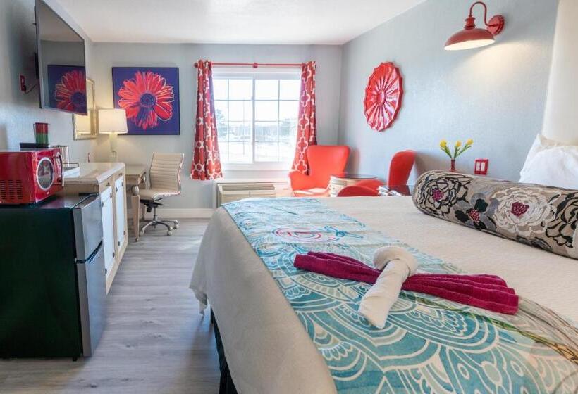 Люкс Deluxe Кровать Кинг, Dragonfly Inn & Suites