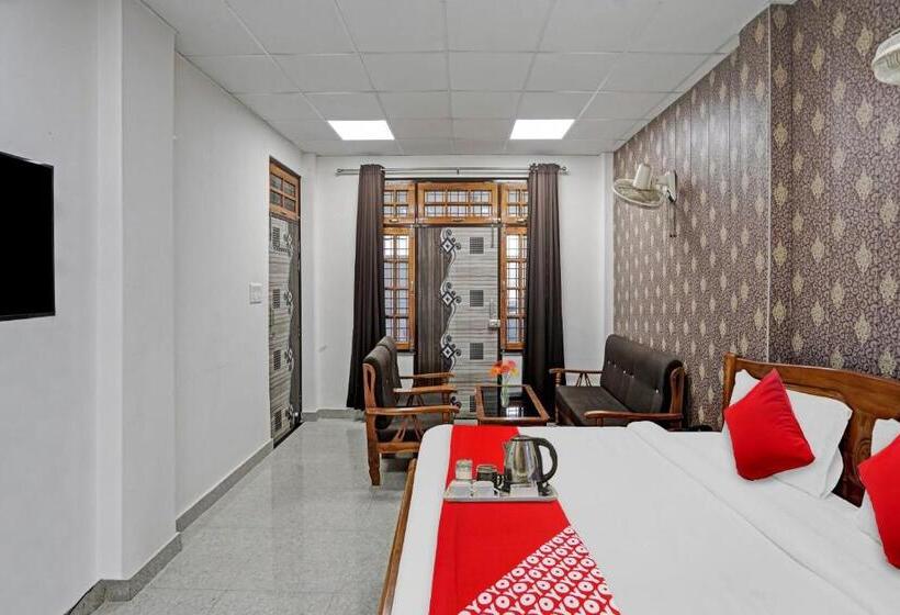 اتاق کلاسیک سه تخته, Flagship Visitor Guest House