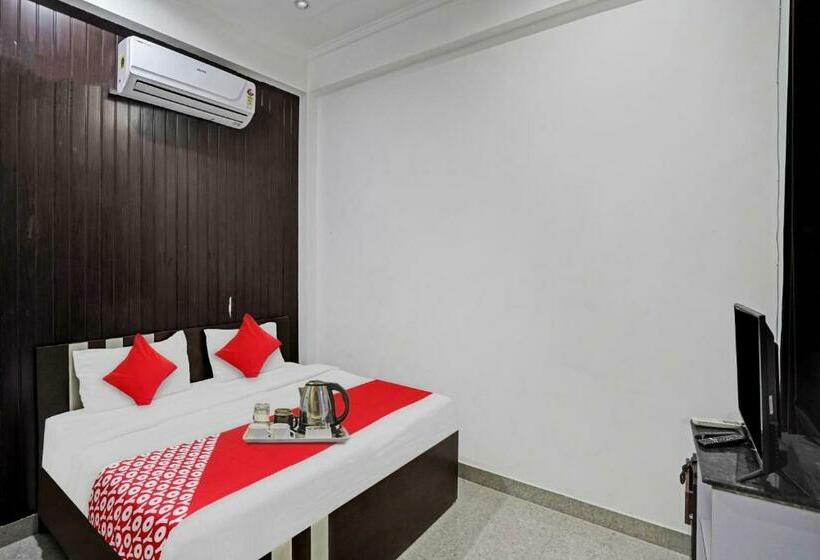 اتاق کلاسیک سه تخته, Flagship Visitor Guest House