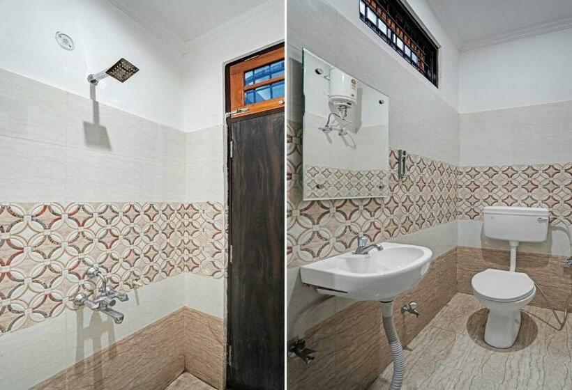 اتاق کلاسیک سه تخته, Flagship Visitor Guest House