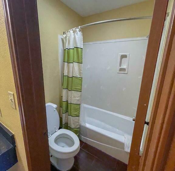 스탠다드 룸, Deluxe Inn & Suites