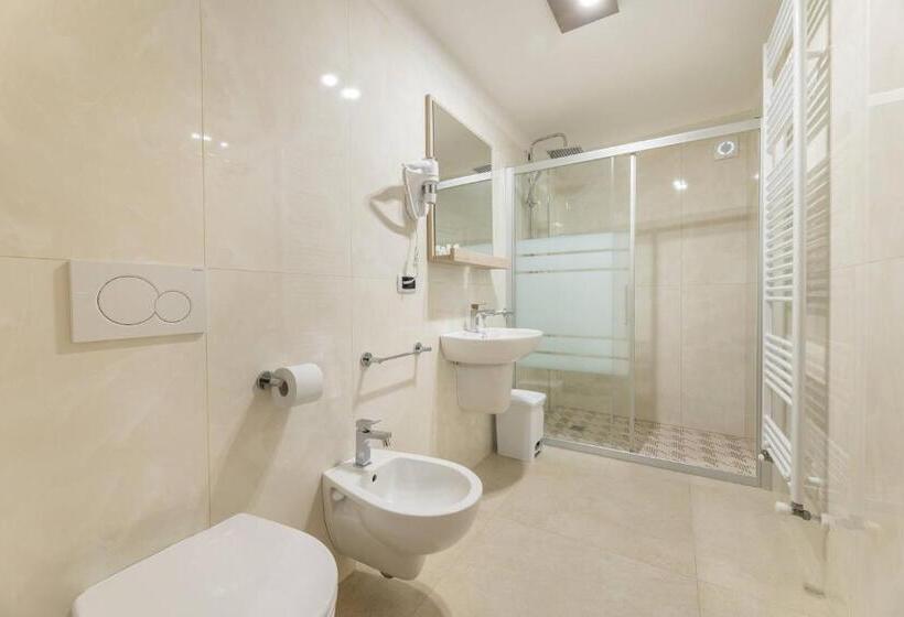 Quarto Quádruplo Estandar, Room Salento Palace