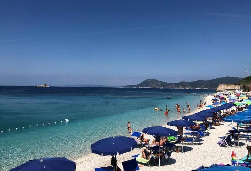 Номер Стандарт Вид на Сад, Bed And Coffee Rooms Portoferraio