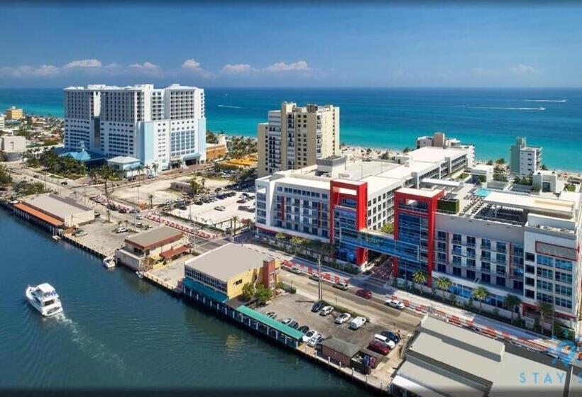 منزل غرفة نوم واحدة, Rooftop Pool   Hot Tub   Hollywood Beach Broad   Walk