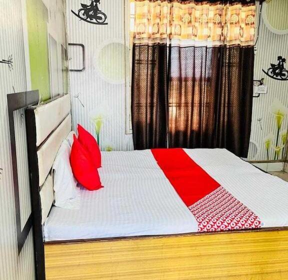 Трехместный Номер Классика, Oyo 93433 Gill  & Restaurant