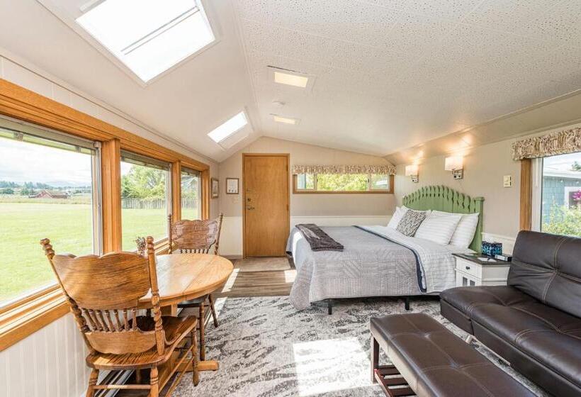 디럭스 방갈로, Juan De Fuca Cottages