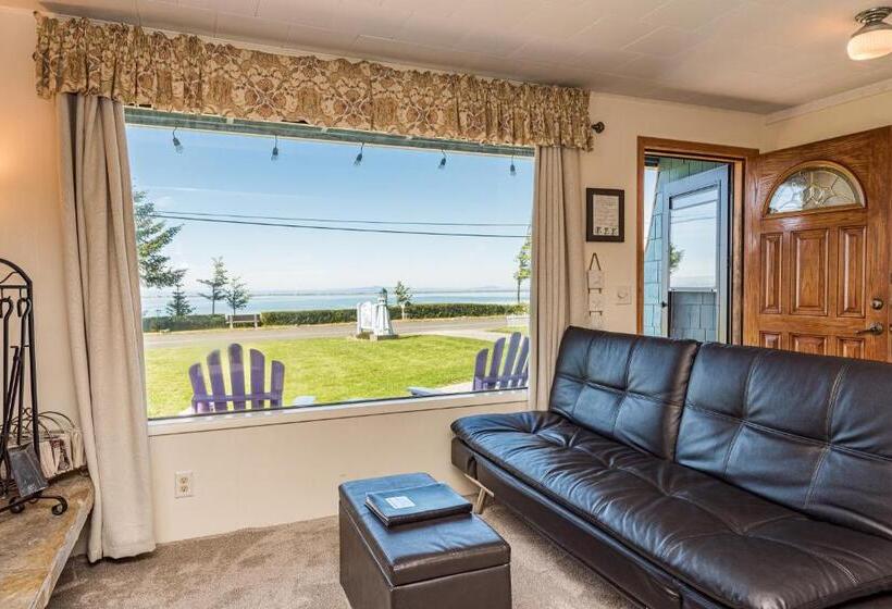 스위트 킹사이즈 침대, Juan De Fuca Cottages