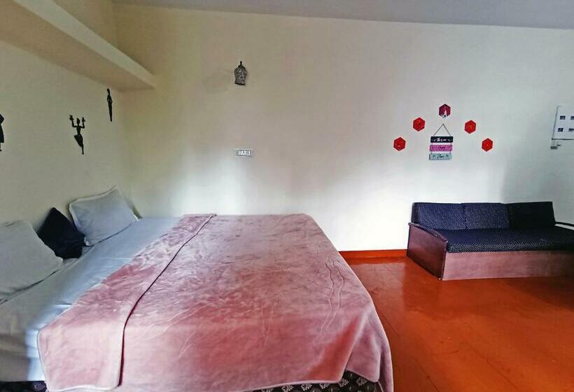 Трежместный Номер Economy, Staymaker 7th Heaven Holiday Resort