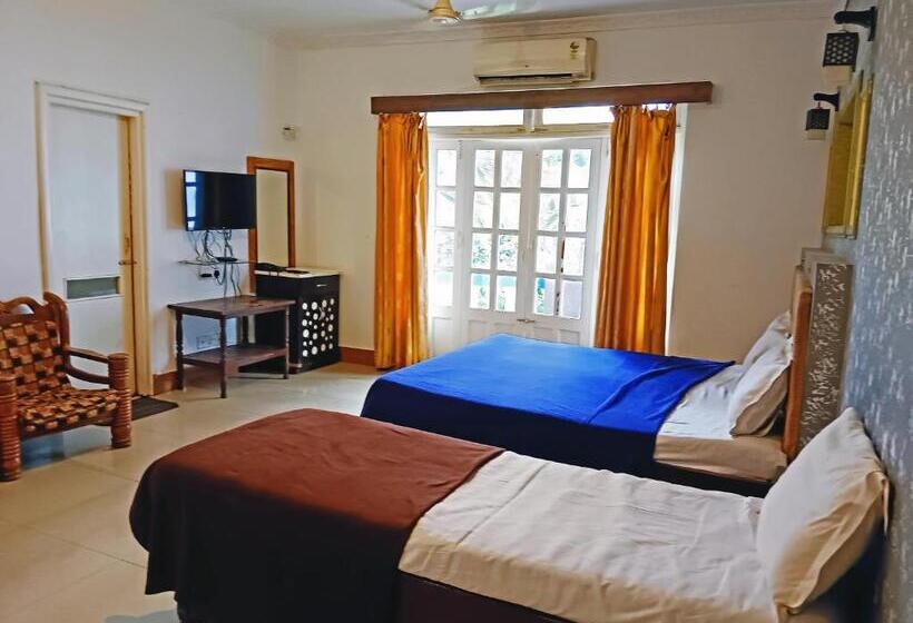 Трехместный Номер Deluxe, Staymaker 7th Heaven Holiday Resort