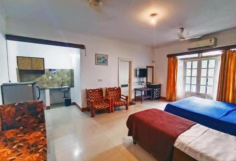 Трехместный Номер Deluxe, Staymaker 7th Heaven Holiday Resort