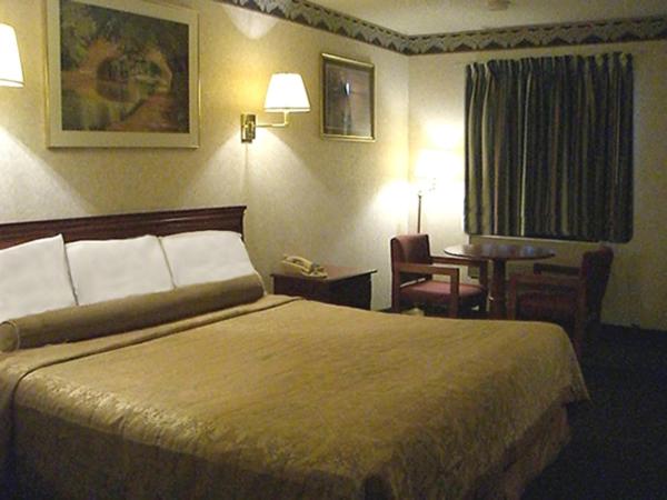 Стандартный Номер Кровать Кинг, Red Carpet Inn Williamstown
