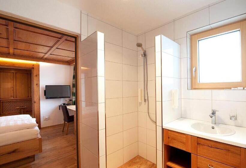 Номер Deluxe, St Hubertus Bnb