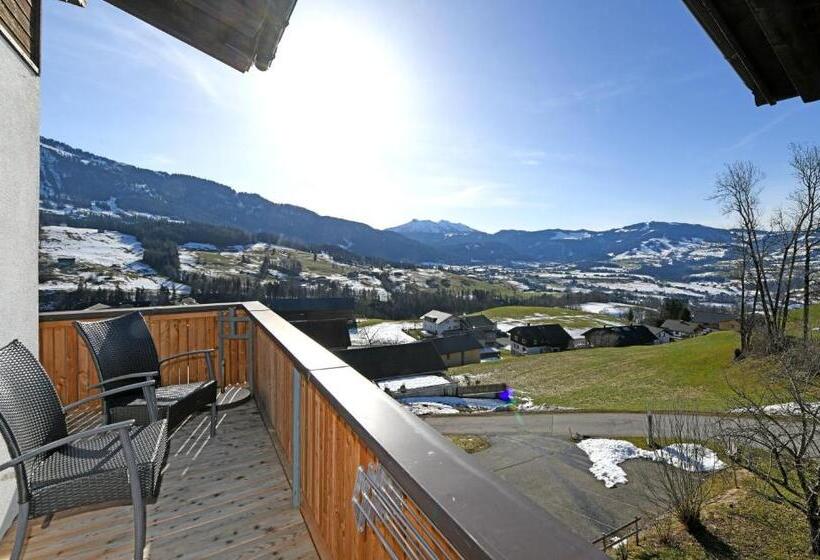 Номер Стандарт с Балконом, St Hubertus Bnb