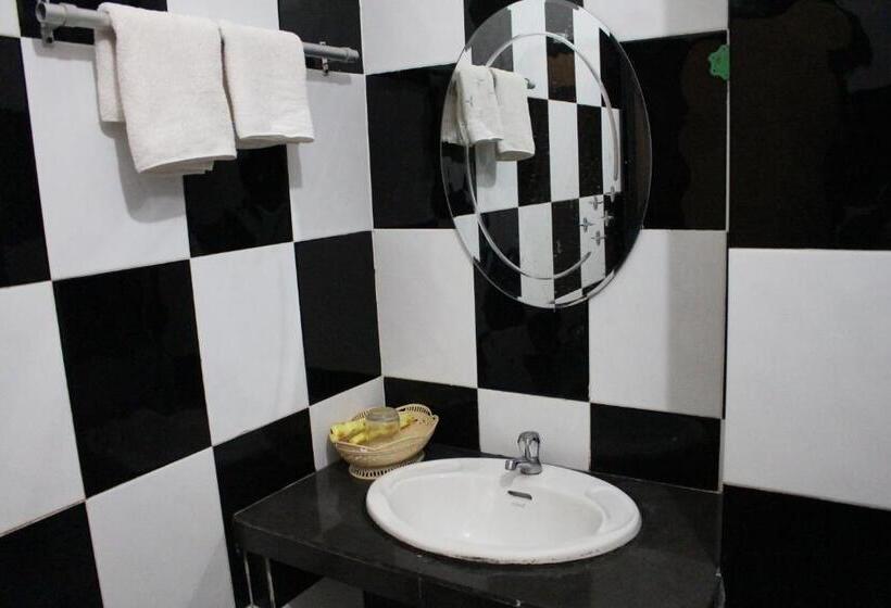 اتاق خانوادگی, Bou Savy Guesthouse