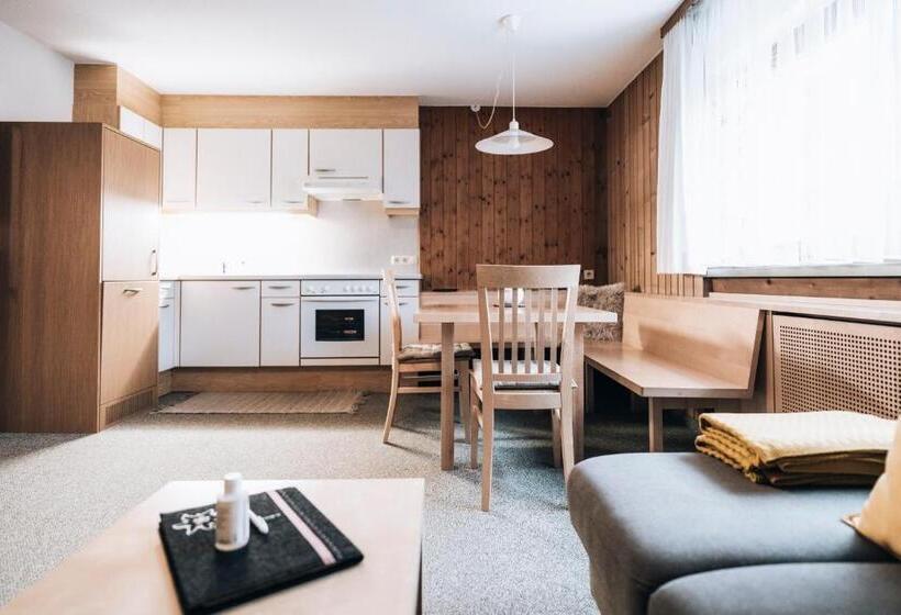 Апартаменты 1 Спальня Нижний Этаж, Gästehaus Lässer