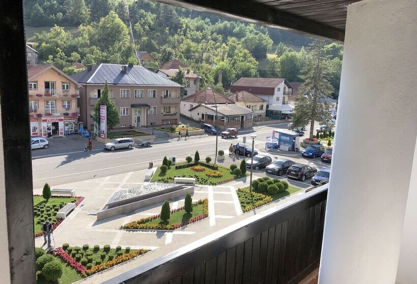 سوییت, Komovi