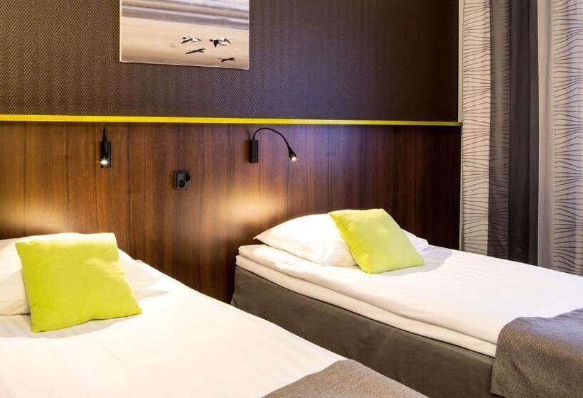 اتاق استاندارد با بالکن, Finlandia Hotel Airport Oulu