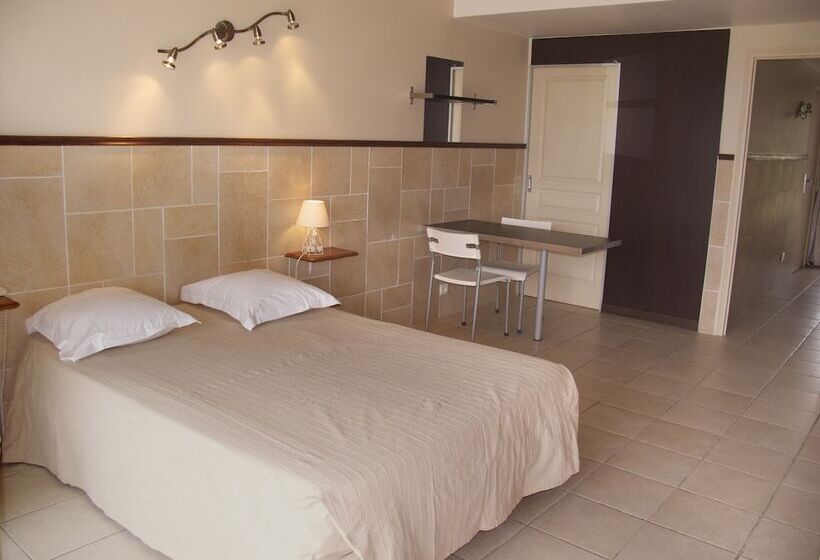 Студио Стандарт с Балконом, Hôtel Et Studios Les Amandiers