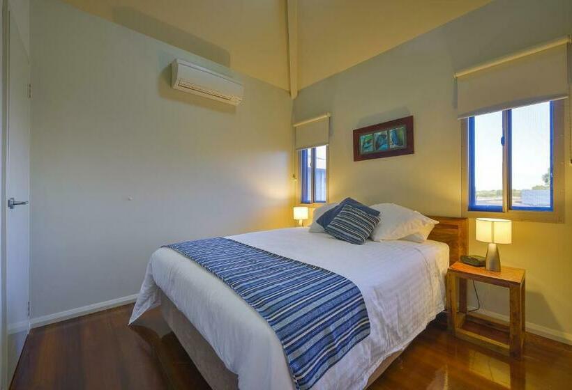 Вилла Deluxe 3 Спальни, Exmouth Escape Resort