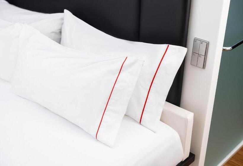 חדר סטנדרט עם מיטת קינג, Citizenm Chicago Downtown