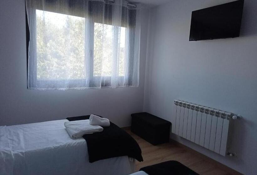 Номер Стандарт, Pension Xacobeo Lavacolla