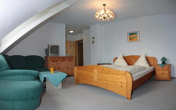 اتاق استاندارد سه نفره, Pension & Gasthaus Kahren