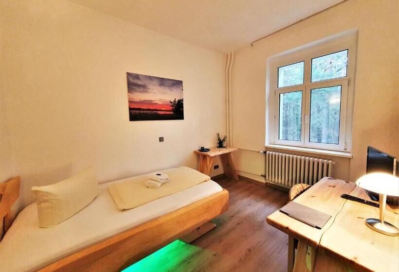 اتاق استاندارد یک نفره, Waldhotel Am See Berlin Schmöckwitz