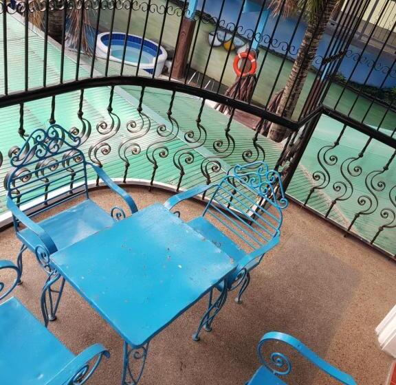 غرفة عائلية حمام مشترك, Dsouza Resorts & Events