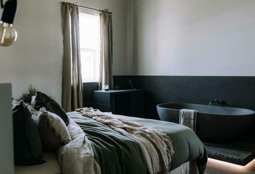 스탠다드 룸 킹사이즈 침대, The Benev   Wellness Accommodation And Spa Beechworth