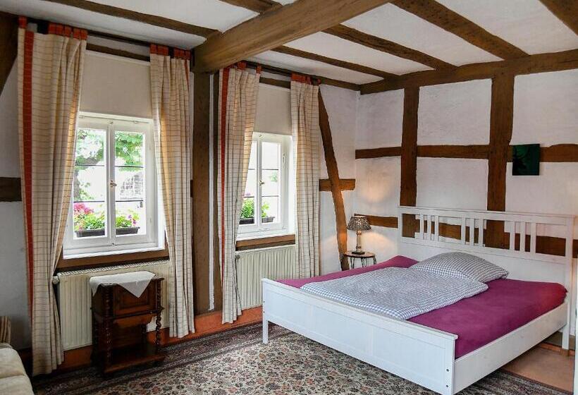 Номер Стандарт, Burgmannenhaus