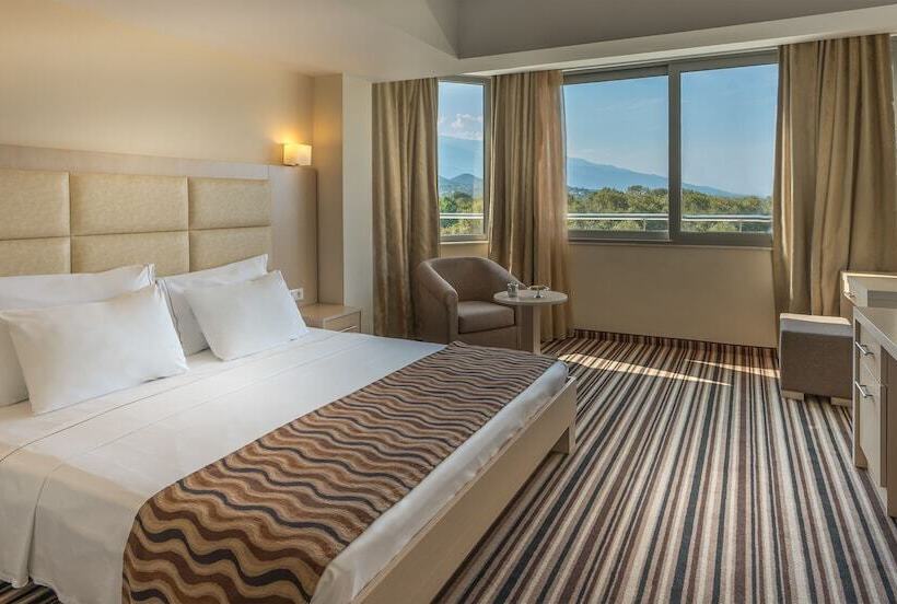 패밀리 스위트, Cronwell Platamon Resort