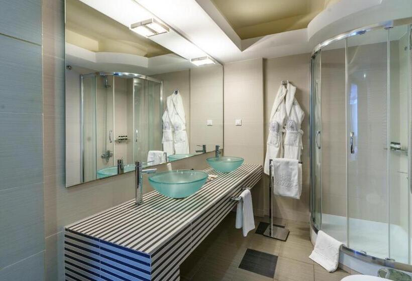 스위트, Cronwell Platamon Resort