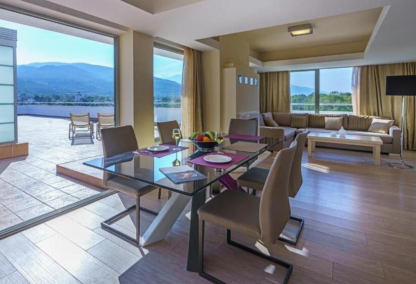 프레지덴셜 스위트, Cronwell Platamon Resort