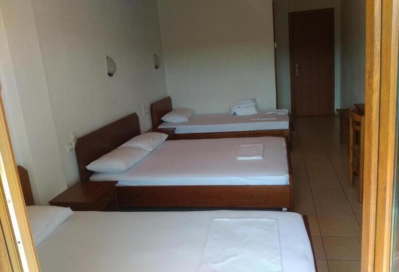 Четырехместный Номер Стандарт, Guesthouse Arsenis