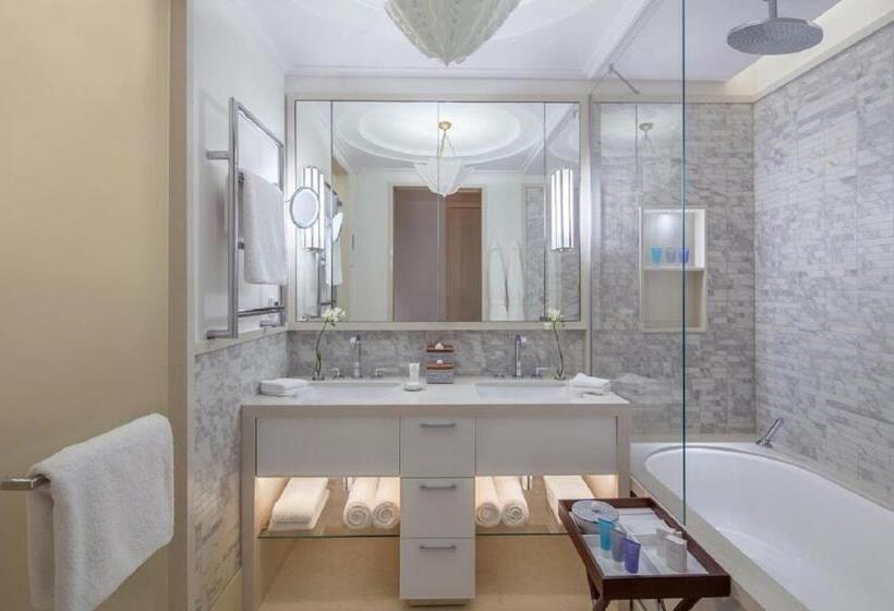 اتاق پرمیوم, Regent Porto Montenegro & Residences