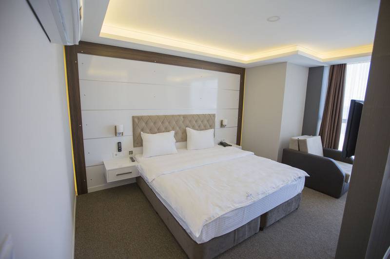استودیو استاندارد با چشم‌انداز کوهستان, Regent Porto Montenegro & Residences