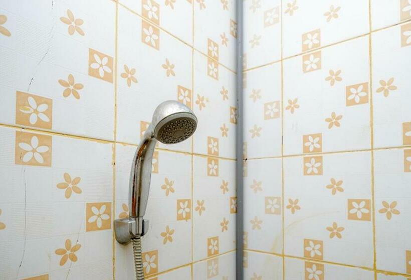 اتاق استاندارد, Urbanview Hotel Platinum Parepare