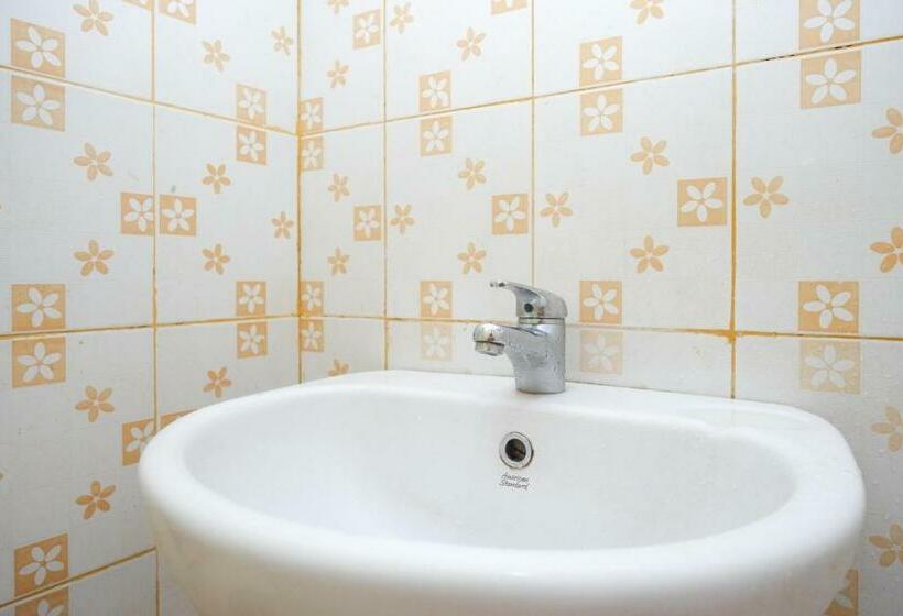 اتاق استاندارد, Urbanview Hotel Platinum Parepare
