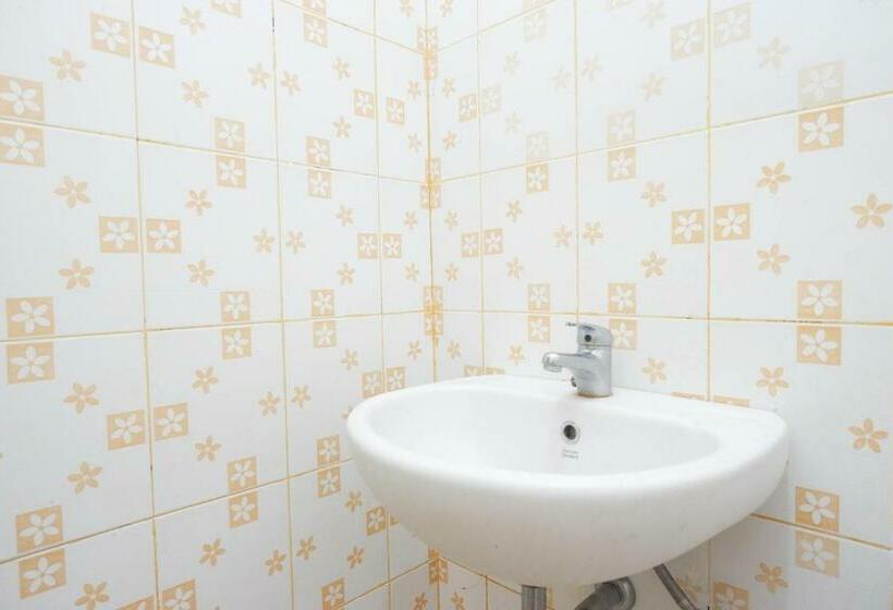اتاق استاندارد, Urbanview Hotel Platinum Parepare